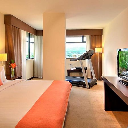 Tryp By Wyndham San Jose Sabana Hotel Bagian luar foto