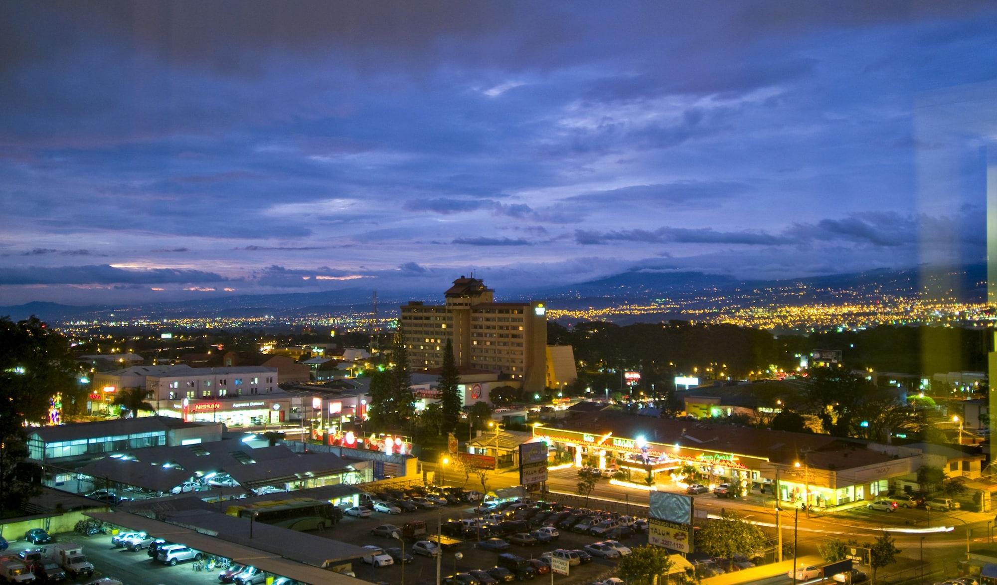 Tryp By Wyndham San Jose Sabana Hotel Bagian luar foto