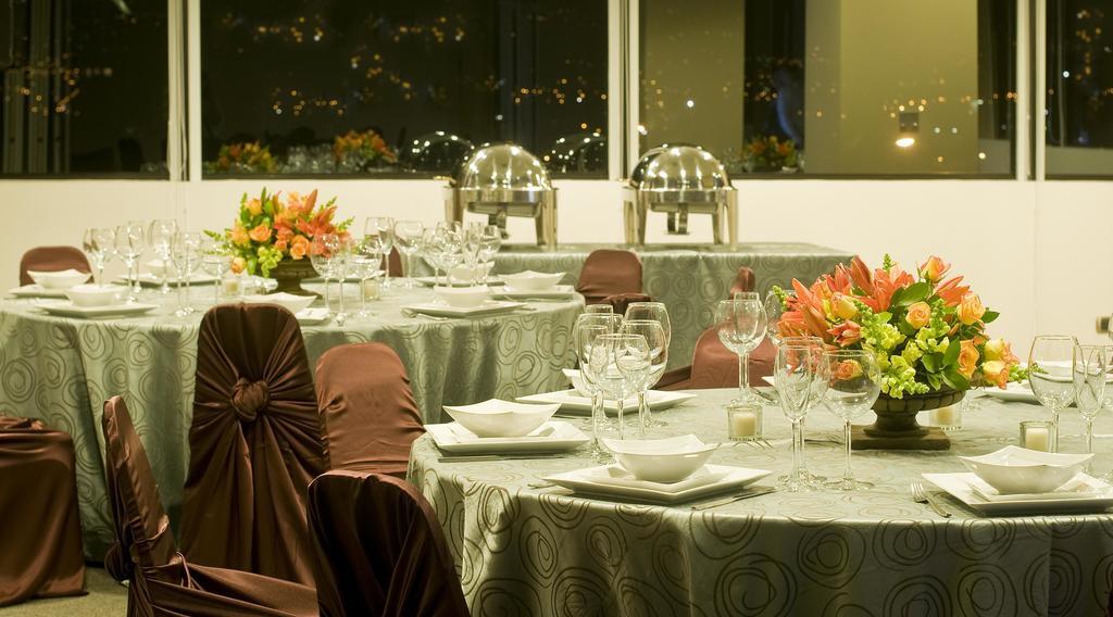 Tryp By Wyndham San Jose Sabana Hotel Bagian luar foto