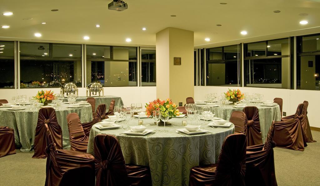 Tryp By Wyndham San Jose Sabana Hotel Bagian luar foto