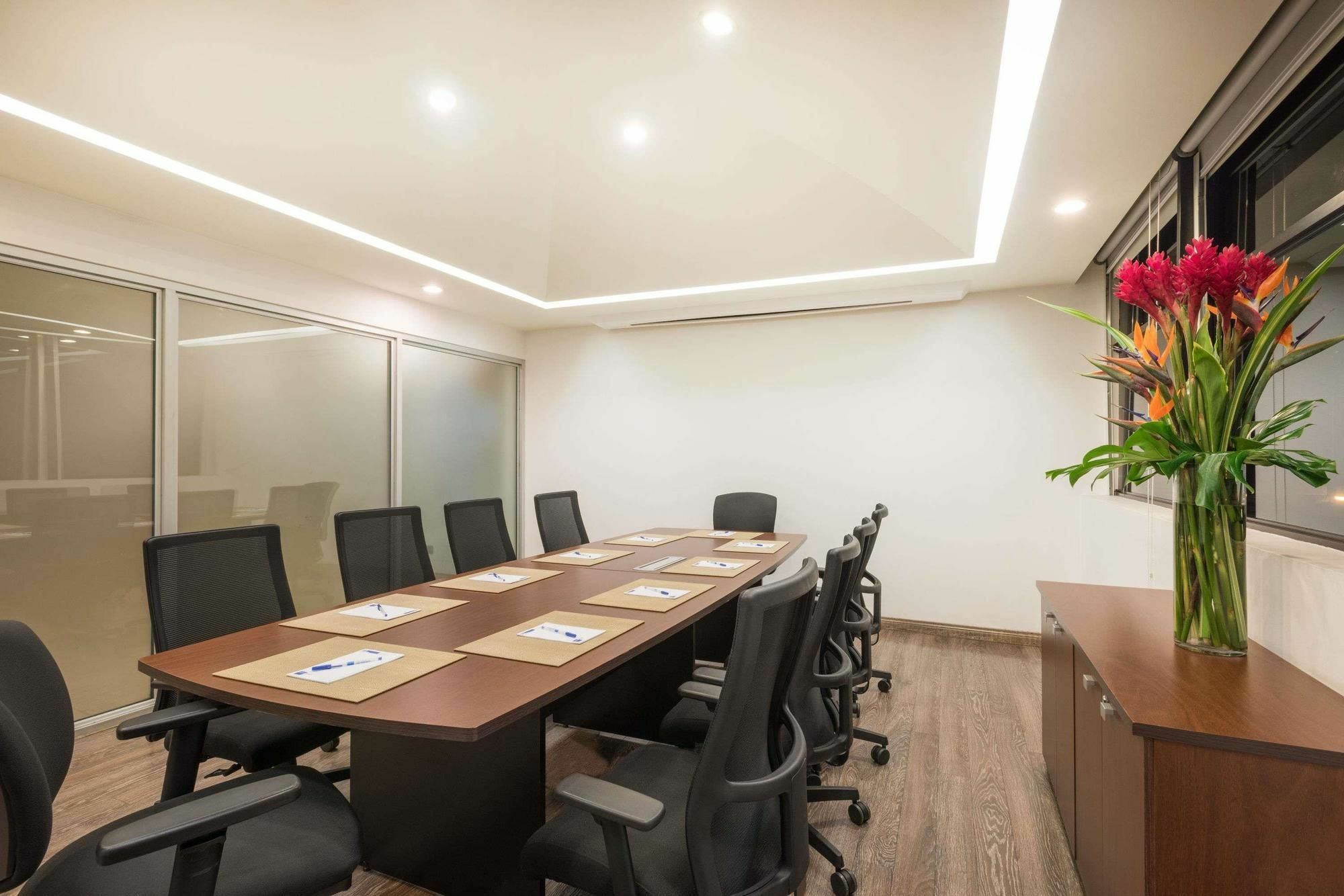 Tryp By Wyndham San Jose Sabana Hotel Bagian luar foto