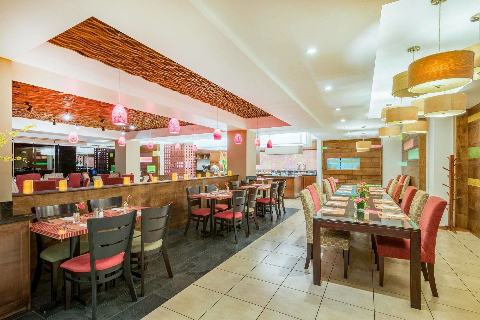 Tryp By Wyndham San Jose Sabana Hotel Bagian luar foto