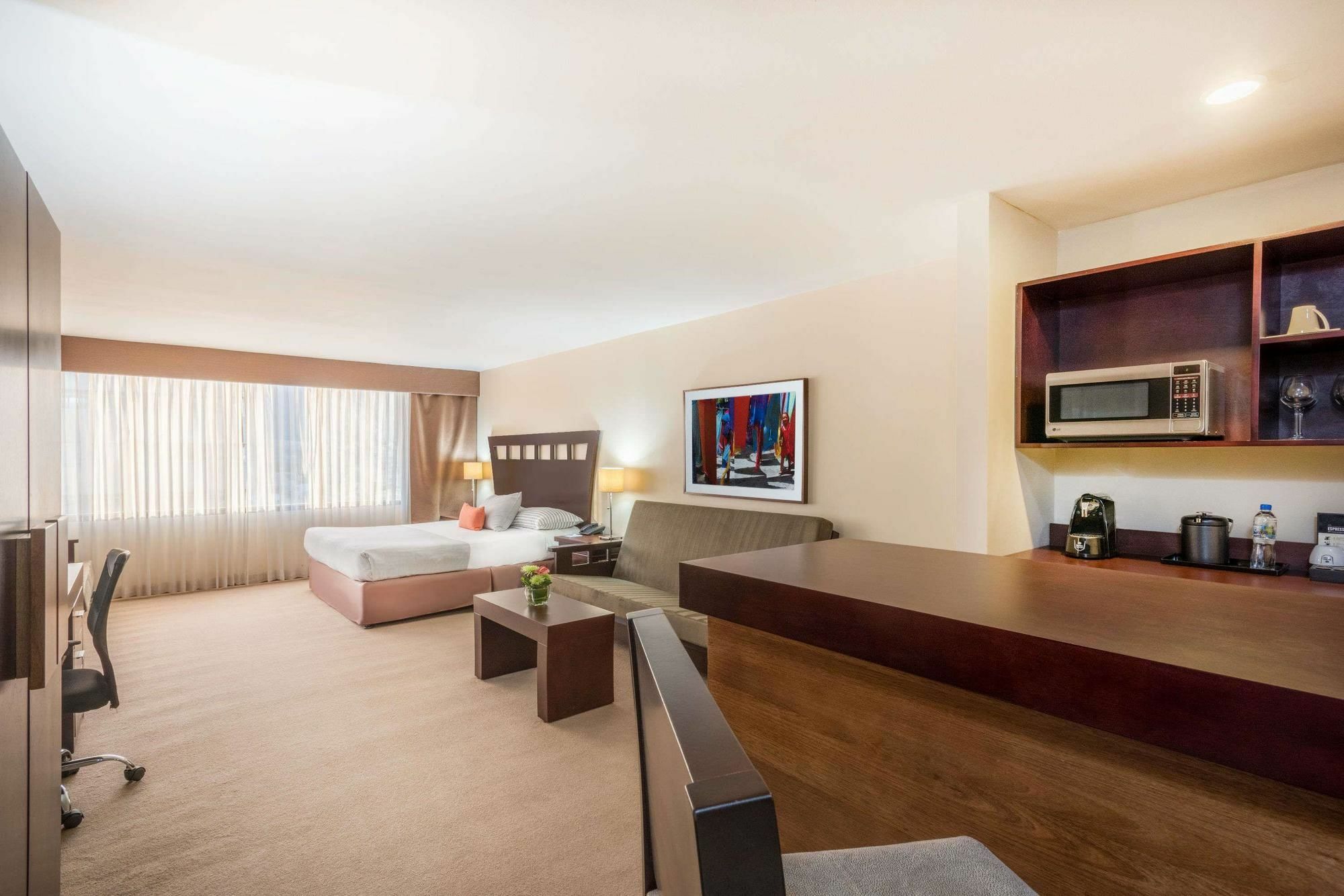 Tryp By Wyndham San Jose Sabana Hotel Bagian luar foto
